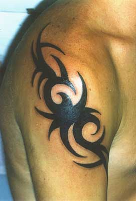 Tatuaje estilo polinésico